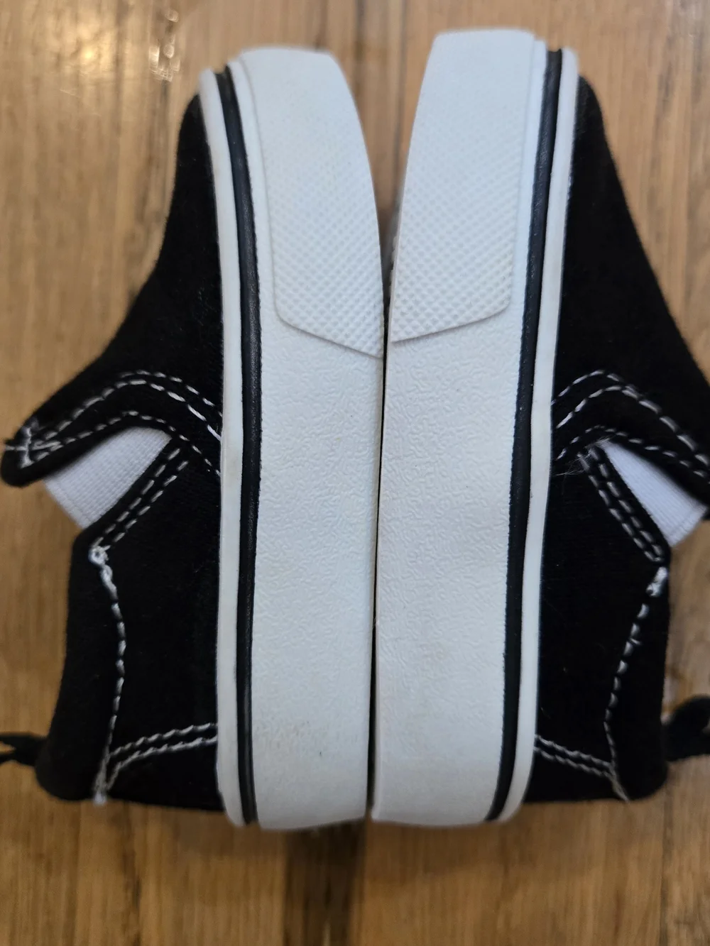 wonder nation Black and White Slip-On Baby Shoes